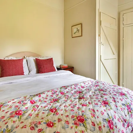 Finest Retreats - Bourne Edge