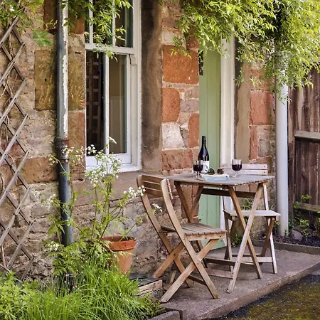 Finest Retreats - Bourne Edge